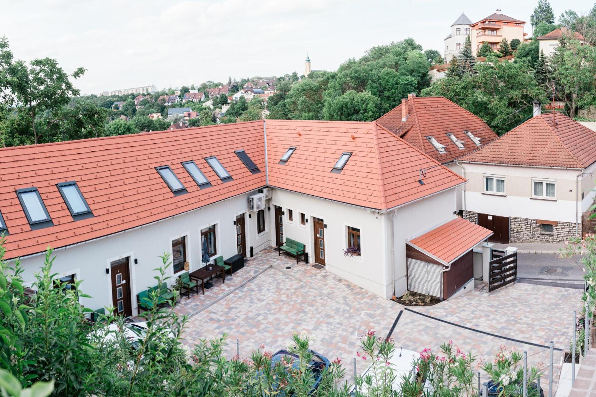 Monbuhim Comfort Veszprém Exterior photo