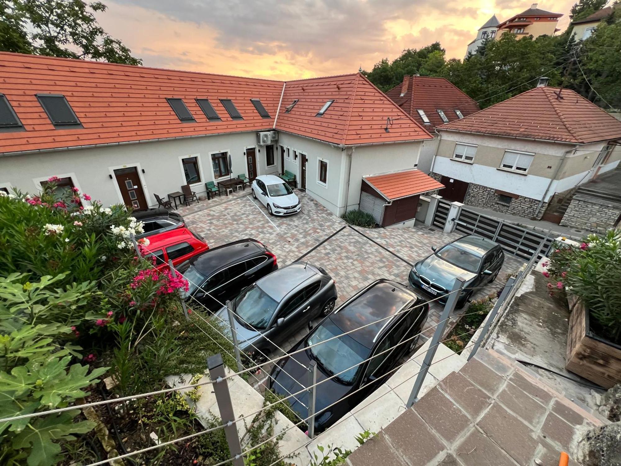Monbuhim Comfort Veszprém Exterior photo